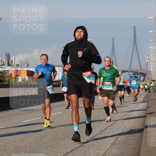 03.10.2025 - Köhlbrandbrückenlauf Luisa Fischer http://msf.ph/oto/9005763 03.10.2025 10:47:28 Position 3 1330, 7 meine-sportfotos.de