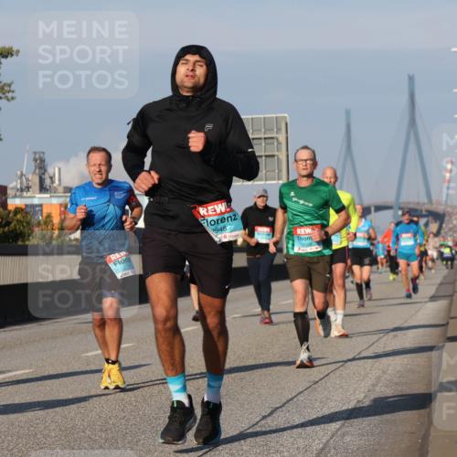 03.10.2025 - Köhlbrandbrückenlauf Luisa Fischer http://msf.ph/oto/9005773 03.10.2025 10:47:28 Position 3 1330, 2712, 948 meine-sportfotos.de