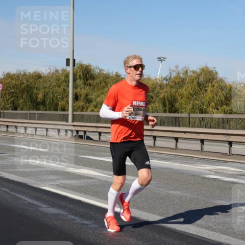 03.10.2025 - Köhlbrandbrückenlauf Julia Fischer http://msf.ph/oto/9005777 03.10.2025 12:41:59 Position 3 4040 meine-sportfotos.de