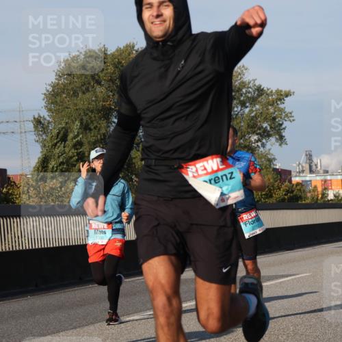 03.10.2025 - Köhlbrandbrückenlauf Luisa Fischer http://msf.ph/oto/9005806 03.10.2025 10:47:30 Position 3 1330, 2712 meine-sportfotos.de