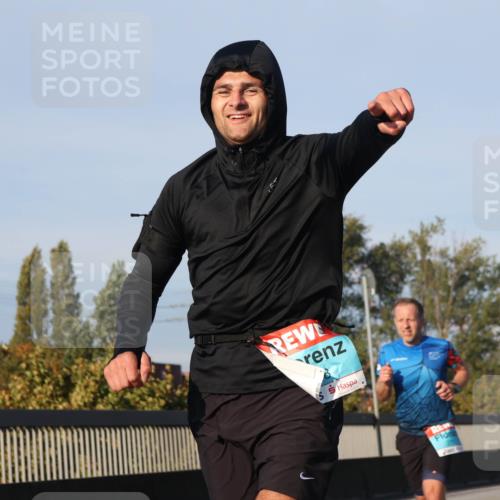 03.10.2025 - Köhlbrandbrückenlauf Luisa Fischer http://msf.ph/oto/9005812 03.10.2025 10:47:30 Position 3  meine-sportfotos.de