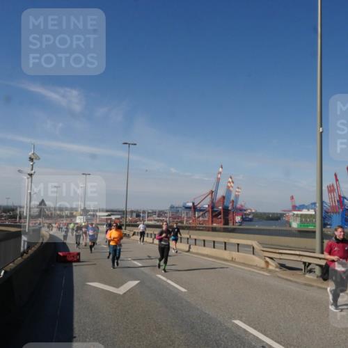 03.10.2025 - Köhlbrandbrückenlauf Matties Gatica Varas http://msf.ph/oto/9005816 03.10.2025 13:00:42 Position 2  meine-sportfotos.de