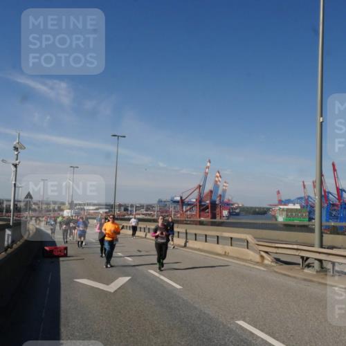 03.10.2025 - Köhlbrandbrückenlauf Matties Gatica Varas http://msf.ph/oto/9005821 03.10.2025 13:00:42 Position 2  meine-sportfotos.de