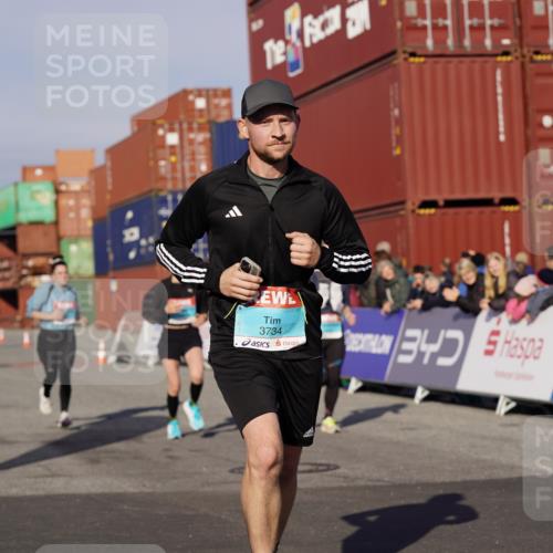 03.10.2025 - Köhlbrandbrückenlauf Michael Burmester http://msf.ph/oto/9005824 03.10.2025 10:08:07 Ziel 1319, 1516, 1833, 3278, 3361, 3362, 3569, 3734 meine-sportfotos.de