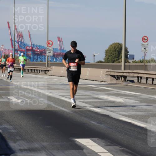 03.10.2025 - Köhlbrandbrückenlauf Julia Fischer http://msf.ph/oto/9005827 03.10.2025 12:42:16 Position 3 12, 5, 12, 5 meine-sportfotos.de