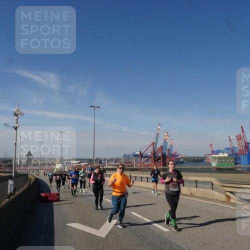 03.10.2025 - Köhlbrandbrückenlauf Matties Gatica Varas http://msf.ph/oto/9005843 03.10.2025 13:00:44 Position 2  meine-sportfotos.de