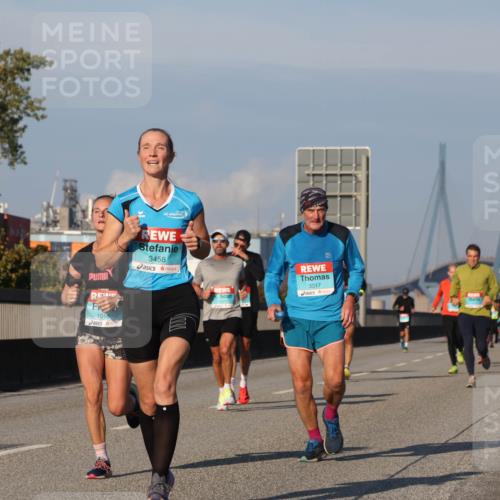 03.10.2025 - Köhlbrandbrückenlauf Luisa Fischer http://msf.ph/oto/9005858 03.10.2025 10:47:37 Position 3 3458, 1018, 3317 meine-sportfotos.de