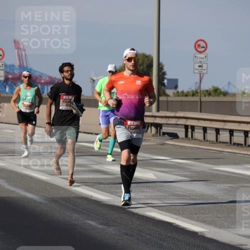 03.10.2025 - Köhlbrandbrückenlauf Julia Fischer http://msf.ph/oto/9005860 03.10.2025 12:42:25 Position 3 12, 5, 42, 195, 42, 195, 42, 195, 4029, 12, 5 meine-sportfotos.de