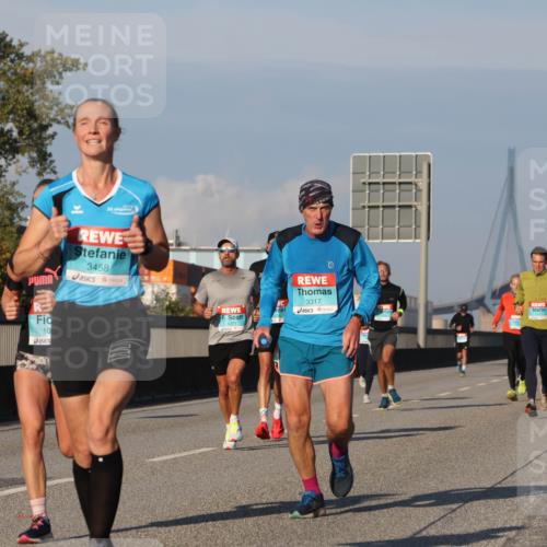 03.10.2025 - Köhlbrandbrückenlauf Luisa Fischer http://msf.ph/oto/9005868 03.10.2025 10:47:37 Position 3 10, 3458, 1, 1071, 3317 meine-sportfotos.de