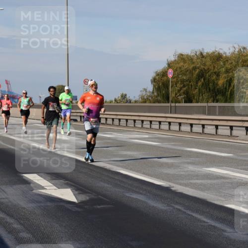 03.10.2025 - Köhlbrandbrückenlauf Julia Fischer http://msf.ph/oto/9005871 03.10.2025 12:42:27 Position 3  meine-sportfotos.de