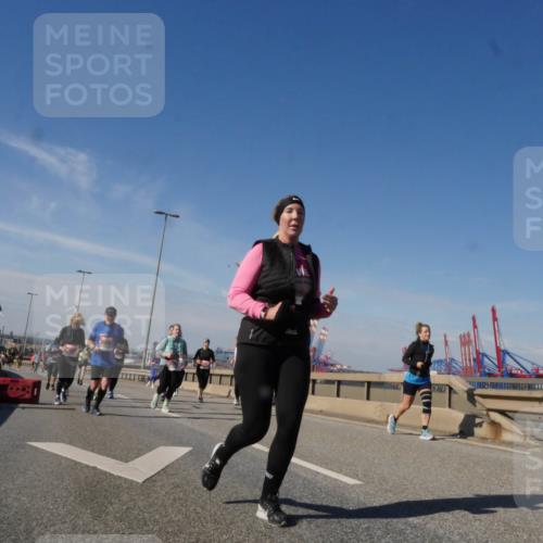 03.10.2025 - Köhlbrandbrückenlauf Matties Gatica Varas http://msf.ph/oto/9005878 03.10.2025 13:00:46 Position 2  meine-sportfotos.de
