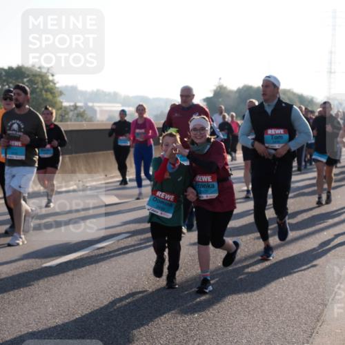 03.10.2025 - Köhlbrandbrückenlauf Fabian Wolf http://msf.ph/oto/9005886 03.10.2025 09:19:26 Position 3 3499, 3500, 3435 meine-sportfotos.de