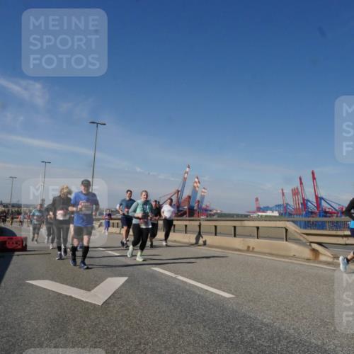 03.10.2025 - Köhlbrandbrückenlauf Matties Gatica Varas http://msf.ph/oto/9005901 03.10.2025 13:00:48 Position 2  meine-sportfotos.de