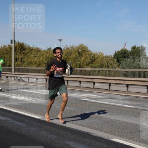 03.10.2025 - Köhlbrandbrückenlauf Julia Fischer http://msf.ph/oto/9005904 03.10.2025 12:42:31 Position 3  meine-sportfotos.de