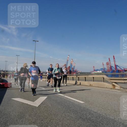 03.10.2025 - Köhlbrandbrückenlauf Matties Gatica Varas http://msf.ph/oto/9005905 03.10.2025 13:00:48 Position 2  meine-sportfotos.de