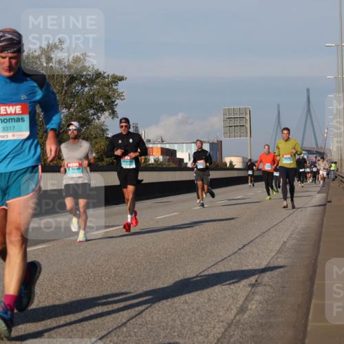 03.10.2025 - Köhlbrandbrückenlauf Luisa Fischer http://msf.ph/oto/9005908 03.10.2025 10:47:40 Position 3 3317 meine-sportfotos.de