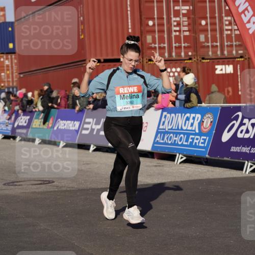 03.10.2025 - Köhlbrandbrückenlauf Michael Burmester http://msf.ph/oto/9005931 03.10.2025 10:08:10 Ziel 1319, 1833, 2026, 3278, 3309, 3361, 3362, 3569, 3734 meine-sportfotos.de