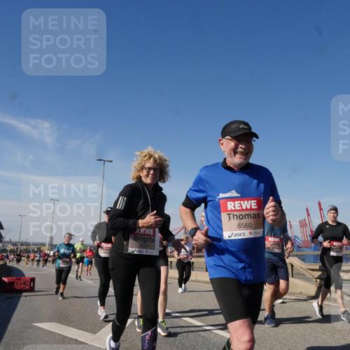 03.10.2025 - Köhlbrandbrückenlauf Matties Gatica Varas http://msf.ph/oto/9005942 03.10.2025 13:00:51 Position 2 5227, 6560 meine-sportfotos.de