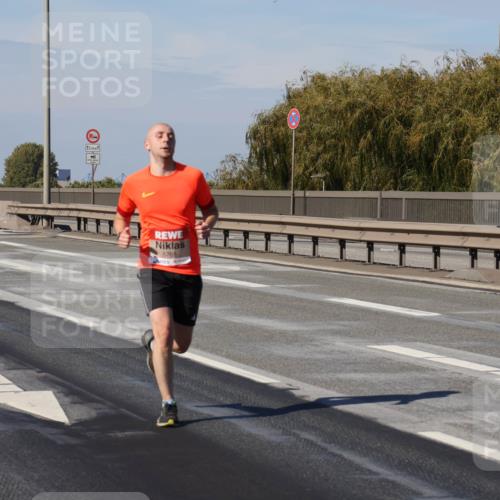 03.10.2025 - Köhlbrandbrückenlauf Julia Fischer http://msf.ph/oto/9005949 03.10.2025 12:42:38 Position 3 2, 5, 12, 5, 1, 5765 meine-sportfotos.de
