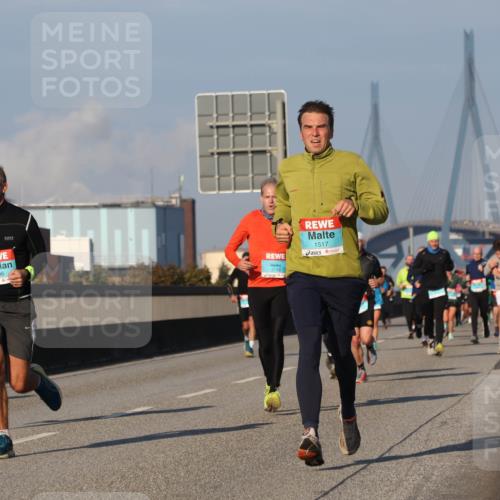 03.10.2025 - Köhlbrandbrückenlauf Luisa Fischer http://msf.ph/oto/9005951 03.10.2025 10:47:43 Position 3 2796, 3719, 1517 meine-sportfotos.de