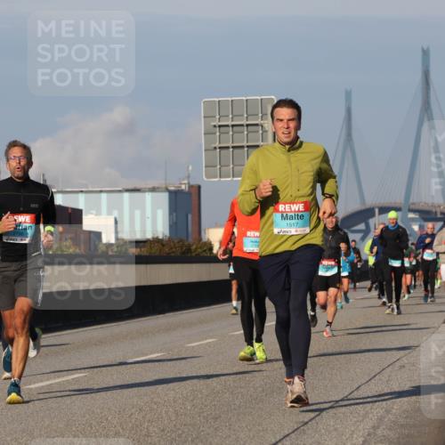 03.10.2025 - Köhlbrandbrückenlauf Luisa Fischer http://msf.ph/oto/9005956 03.10.2025 10:47:43 Position 3 2796, 1517, 3719 meine-sportfotos.de