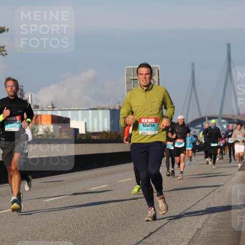 03.10.2025 - Köhlbrandbrückenlauf Luisa Fischer http://msf.ph/oto/9005967 03.10.2025 10:47:44 Position 3 2796, 1517 meine-sportfotos.de