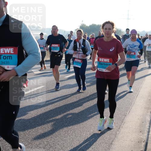 03.10.2025 - Köhlbrandbrückenlauf Fabian Wolf http://msf.ph/oto/9005969 03.10.2025 09:19:29 Position 3 5, 3435, 1739, 1565, 1705, 1640 meine-sportfotos.de