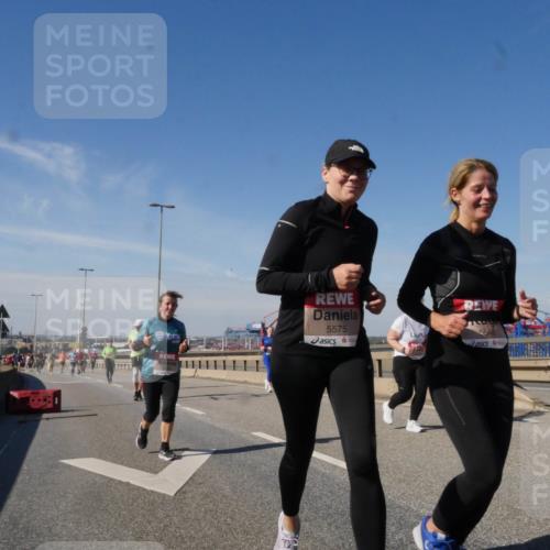 03.10.2025 - Köhlbrandbrückenlauf Matties Gatica Varas http://msf.ph/oto/9005972 03.10.2025 13:00:53 Position 2 5575 meine-sportfotos.de