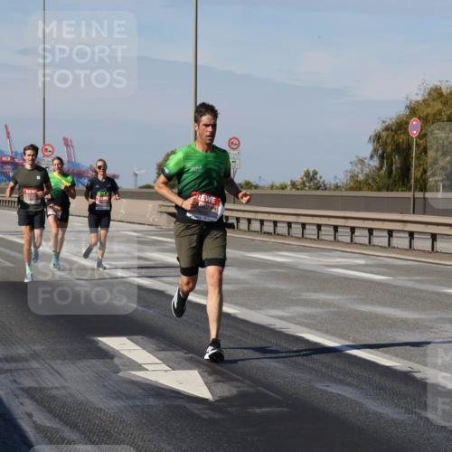03.10.2025 - Köhlbrandbrückenlauf Julia Fischer http://msf.ph/oto/9005980 03.10.2025 12:42:44 Position 3  meine-sportfotos.de