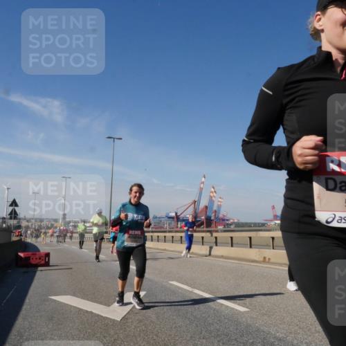 03.10.2025 - Köhlbrandbrückenlauf Matties Gatica Varas http://msf.ph/oto/9005981 03.10.2025 13:00:53 Position 2 5575 meine-sportfotos.de