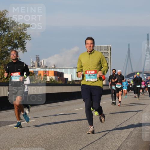 03.10.2025 - Köhlbrandbrückenlauf Luisa Fischer http://msf.ph/oto/9005982 03.10.2025 10:47:44 Position 3 2796, 1517 meine-sportfotos.de