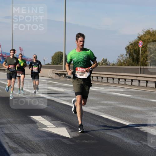 03.10.2025 - Köhlbrandbrückenlauf Julia Fischer http://msf.ph/oto/9005987 03.10.2025 12:42:44 Position 3 6624 meine-sportfotos.de