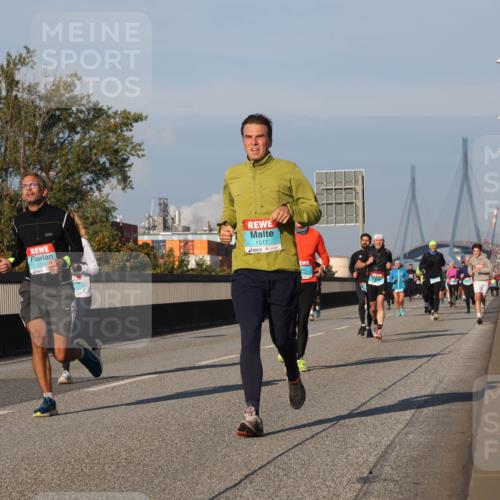 03.10.2025 - Köhlbrandbrückenlauf Luisa Fischer http://msf.ph/oto/9005995 03.10.2025 10:47:45 Position 3 604, 2796, 1517 meine-sportfotos.de