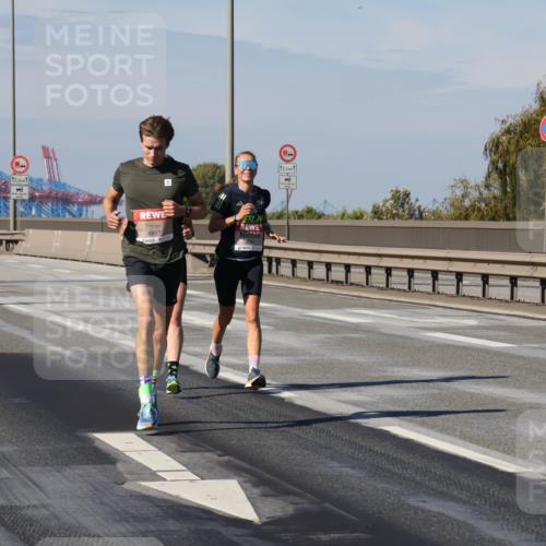 03.10.2025 - Köhlbrandbrückenlauf Julia Fischer http://msf.ph/oto/9005998 03.10.2025 12:42:46 Position 3 12, 5, 6817, 12, 5 meine-sportfotos.de