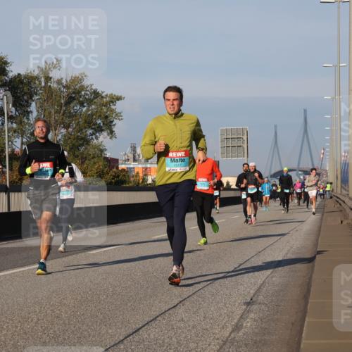 03.10.2025 - Köhlbrandbrückenlauf Luisa Fischer http://msf.ph/oto/9005999 03.10.2025 10:47:45 Position 3 1517 meine-sportfotos.de