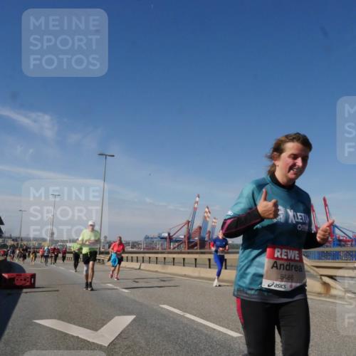 03.10.2025 - Köhlbrandbrückenlauf Matties Gatica Varas http://msf.ph/oto/9006001 03.10.2025 13:00:55 Position 2 5466 meine-sportfotos.de