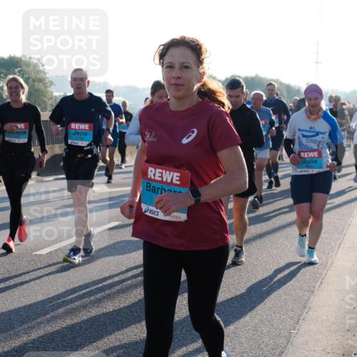 03.10.2025 - Köhlbrandbrückenlauf Fabian Wolf http://msf.ph/oto/9006004 03.10.2025 09:19:29 Position 3 1049, 1739, 41, 1640 meine-sportfotos.de
