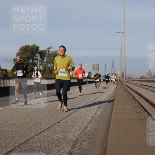 03.10.2025 - Köhlbrandbrückenlauf Luisa Fischer http://msf.ph/oto/9006013 03.10.2025 10:47:46 Position 3  meine-sportfotos.de