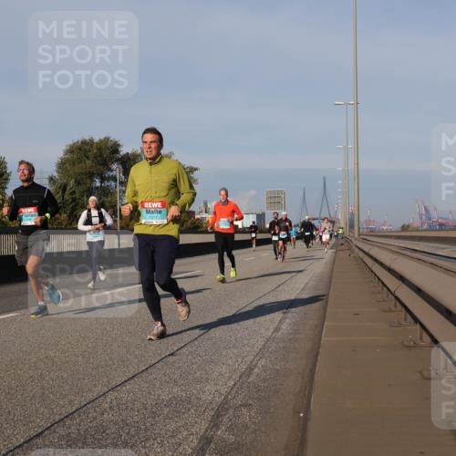 03.10.2025 - Köhlbrandbrückenlauf Luisa Fischer http://msf.ph/oto/9006018 03.10.2025 10:47:47 Position 3 1517 meine-sportfotos.de