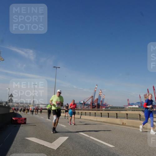 03.10.2025 - Köhlbrandbrückenlauf Matties Gatica Varas http://msf.ph/oto/9006026 03.10.2025 13:00:57 Position 2  meine-sportfotos.de
