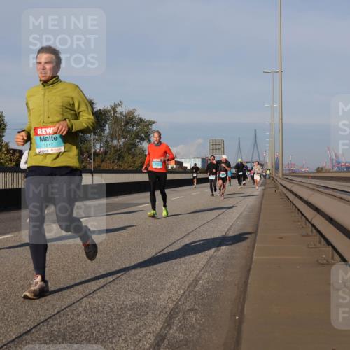 03.10.2025 - Köhlbrandbrückenlauf Luisa Fischer http://msf.ph/oto/9006030 03.10.2025 10:47:47 Position 3 1517 meine-sportfotos.de
