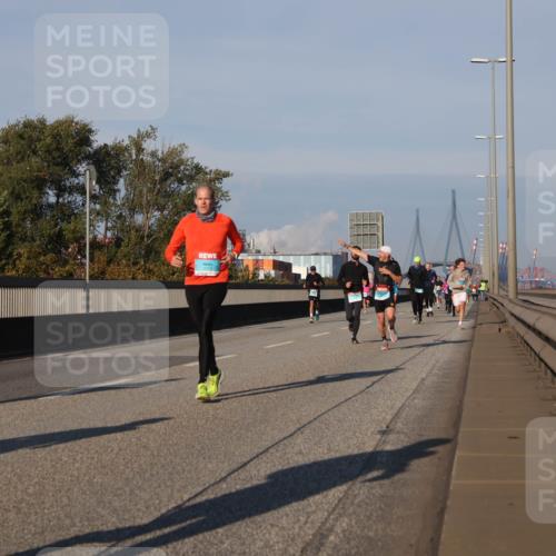 03.10.2025 - Köhlbrandbrückenlauf Luisa Fischer http://msf.ph/oto/9006038 03.10.2025 10:47:48 Position 3 17 meine-sportfotos.de