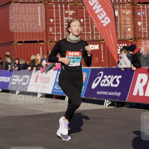 03.10.2025 - Köhlbrandbrückenlauf Michael Burmester http://msf.ph/oto/9006068 03.10.2025 10:08:17 Ziel 1203, 1257, 1371, 1407, 1461, 1601, 1876, 2026, 3309, 3778 meine-sportfotos.de