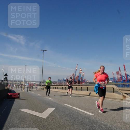 03.10.2025 - Köhlbrandbrückenlauf Matties Gatica Varas http://msf.ph/oto/9006069 03.10.2025 13:01:00 Position 2  meine-sportfotos.de