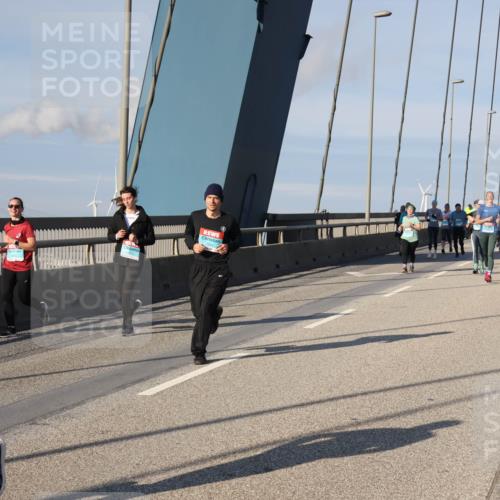 03.10.2025 - Köhlbrandbrückenlauf Julia Fischer http://msf.ph/oto/9006076 03.10.2025 09:54:22 Position 2  meine-sportfotos.de