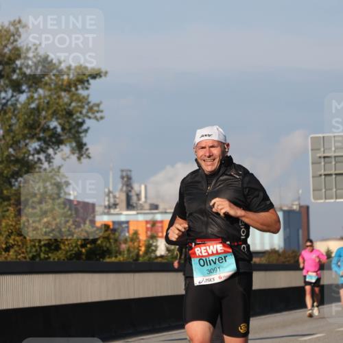 03.10.2025 - Köhlbrandbrückenlauf Luisa Fischer http://msf.ph/oto/9006077 03.10.2025 10:47:50 Position 3 3091 meine-sportfotos.de