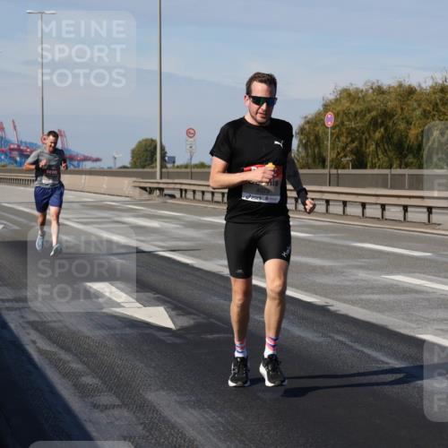 03.10.2025 - Köhlbrandbrückenlauf Julia Fischer http://msf.ph/oto/9006078 03.10.2025 12:42:59 Position 3 4079 meine-sportfotos.de