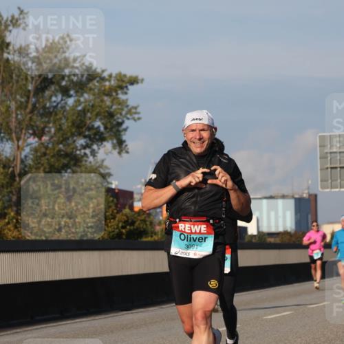 03.10.2025 - Köhlbrandbrückenlauf Luisa Fischer http://msf.ph/oto/9006079 03.10.2025 10:47:51 Position 3 3091 meine-sportfotos.de