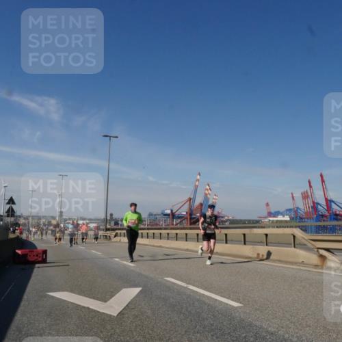 03.10.2025 - Köhlbrandbrückenlauf Matties Gatica Varas http://msf.ph/oto/9006082 03.10.2025 13:01:01 Position 2 5199 meine-sportfotos.de