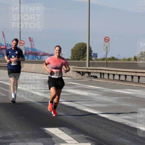 03.10.2025 - Köhlbrandbrückenlauf Julia Fischer http://msf.ph/oto/9006097 03.10.2025 12:43:10 Position 3 2, 5, 4209, 12, 5 meine-sportfotos.de